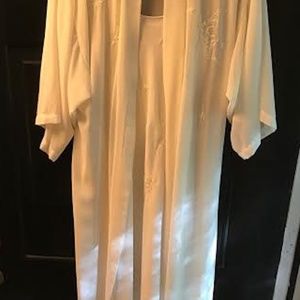 Natori Peignoir Set.